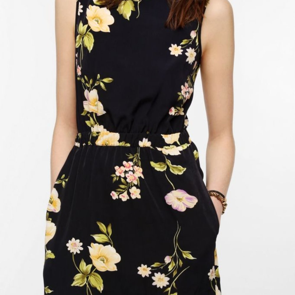 Urban Outfitters byCORPUS Silky Scallop Hem Dress